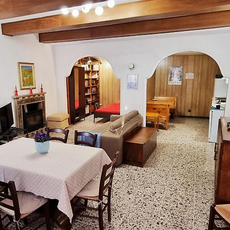 Appartamento Il Grillo Fossato di Vico Экстерьер фото